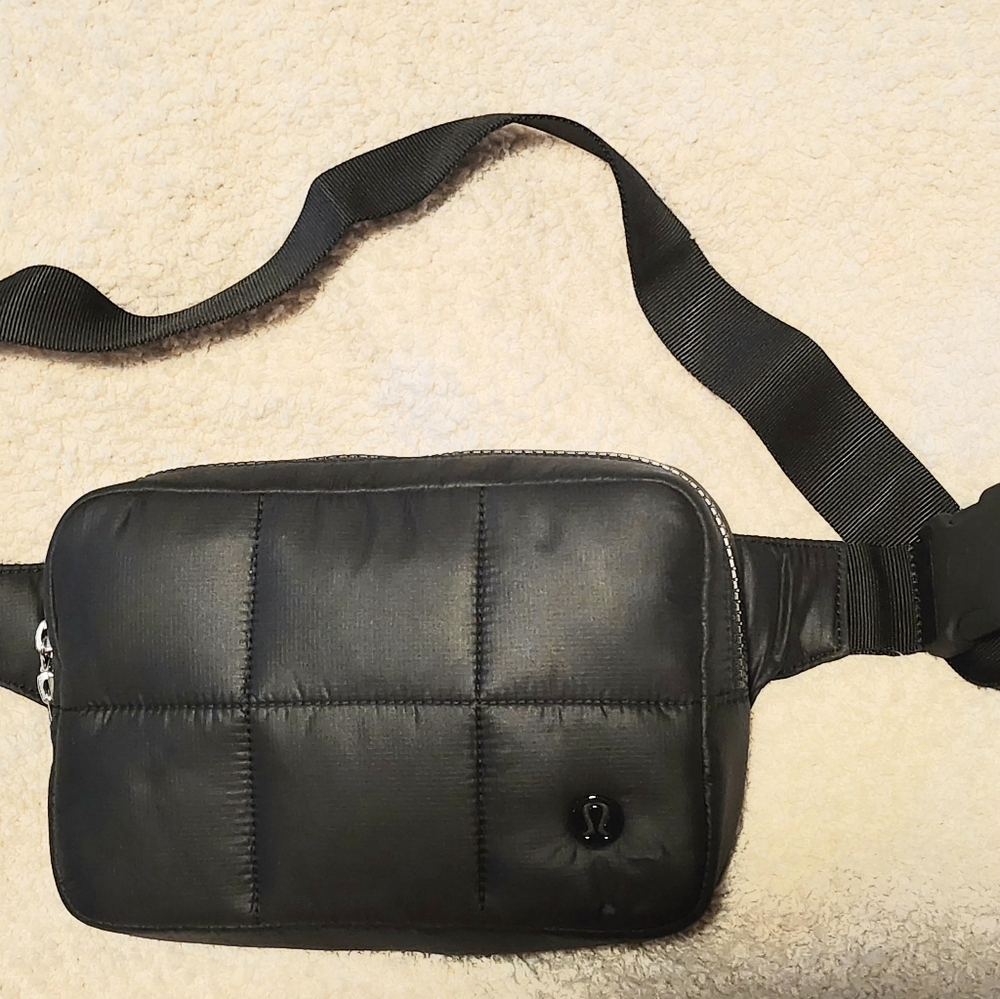 Lululemon grid bag
